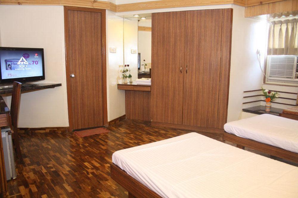 Treebo Trend Sahara Hotel Pune Bagian luar foto